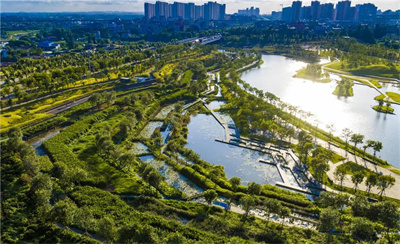在海綿城市建設(shè)中，首先要解決的問(wèn)題是雨水收集